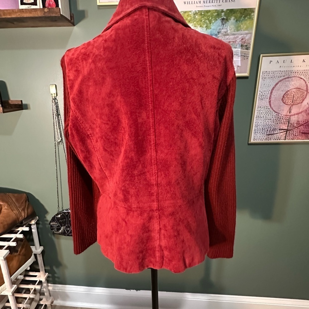 A.M.I Red Leather Jacket with Sweater Sleeves Size Petite M 👑 - Picture 6 of 6